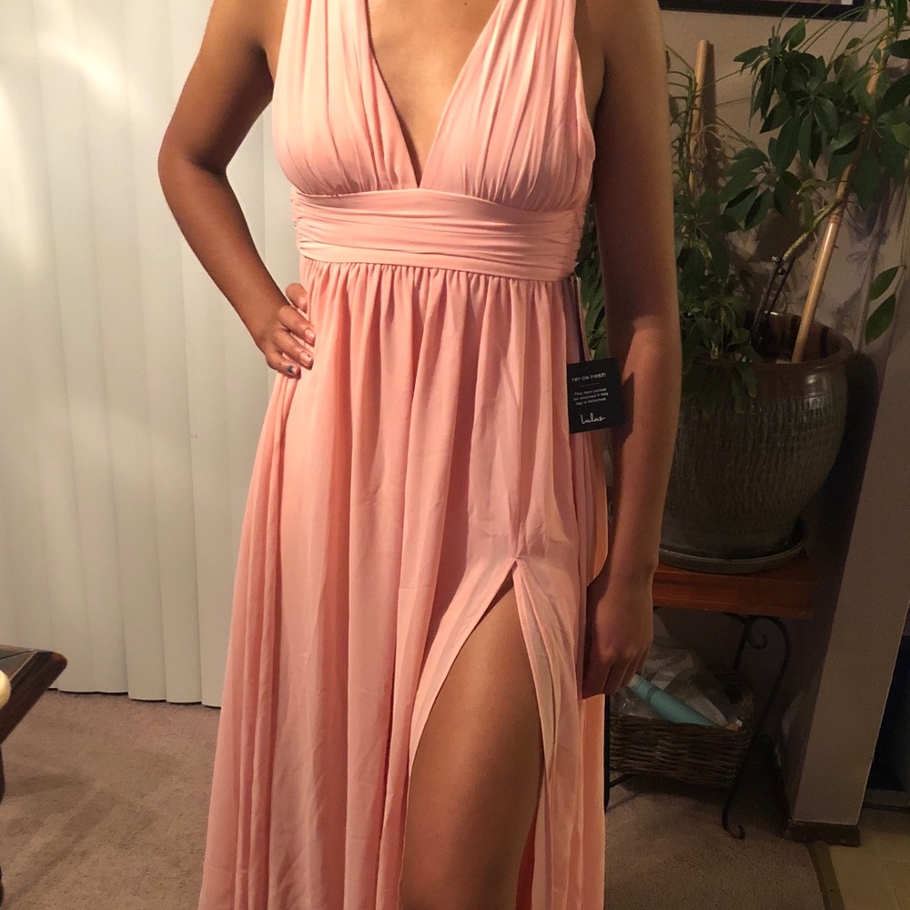 Brand new peach lulus dress